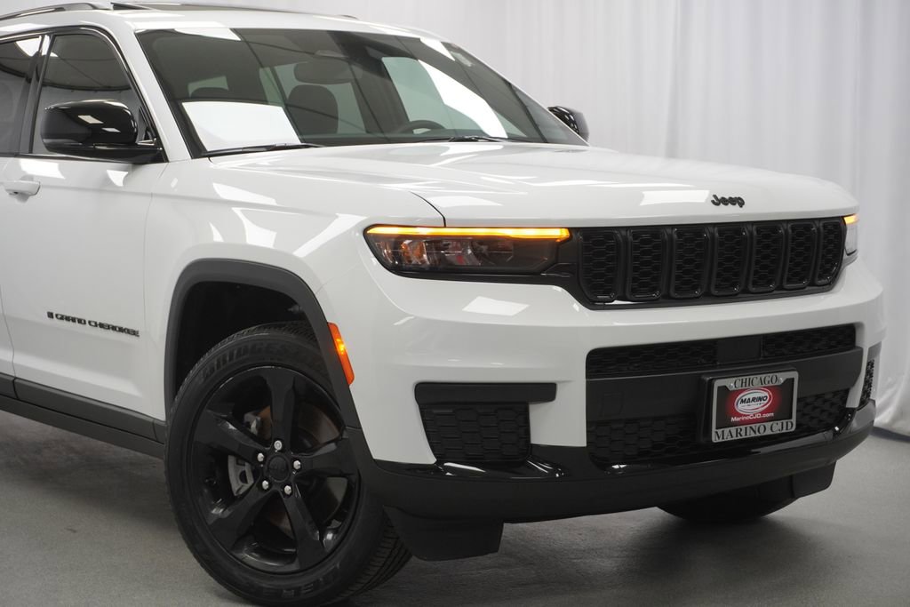 Certified 2023 Jeep Grand Cherokee L Laredo image 3
