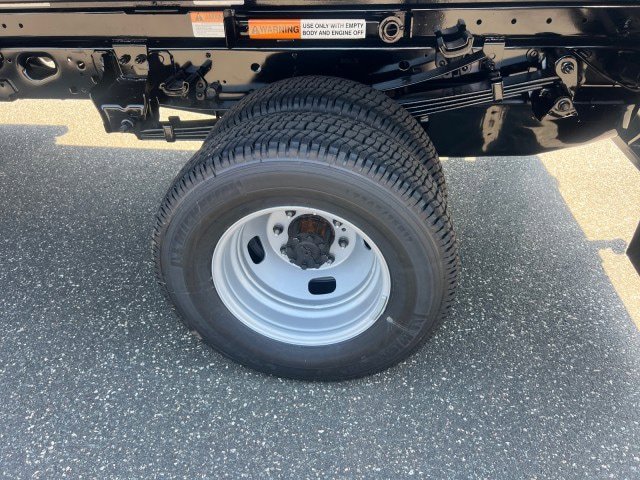 New 2026 Ford F350 XL w/ XL Chrome Package AWD/4WD image 19