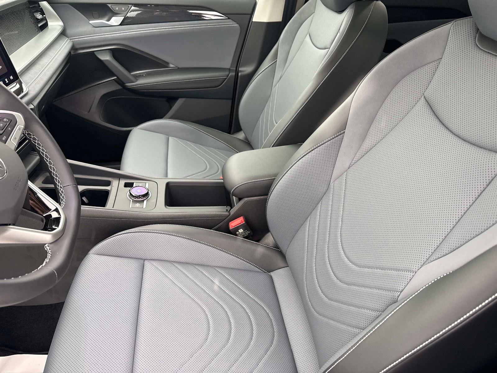 New 2026 Volkswagen Tiguan SE image 21