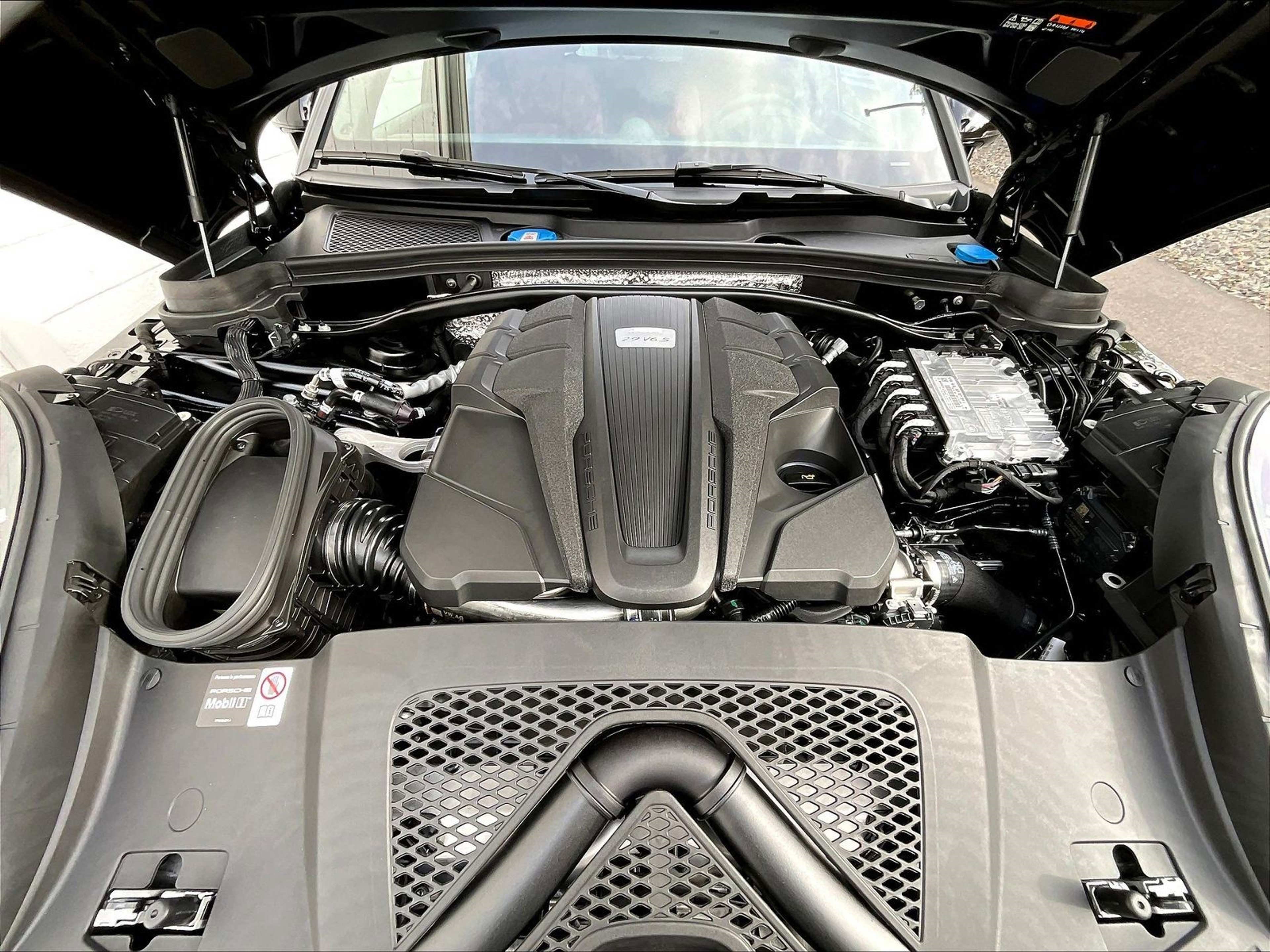 New 2026 Porsche Macan S image 12