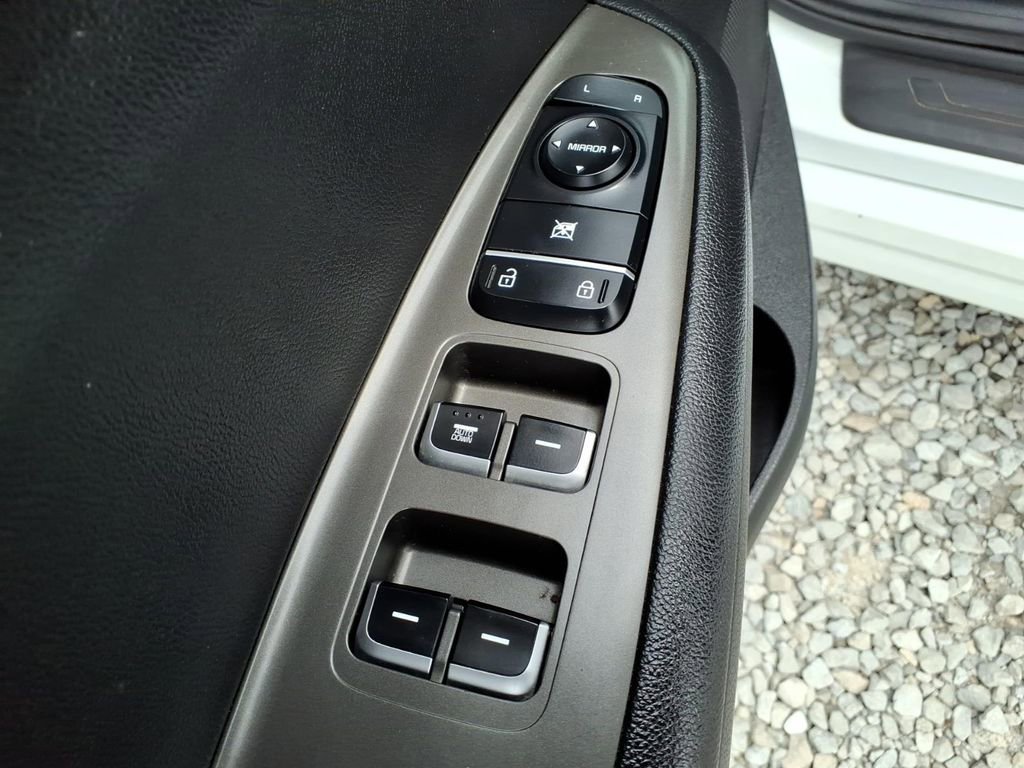 Used 2020 Kia Optima LX FWD image 25