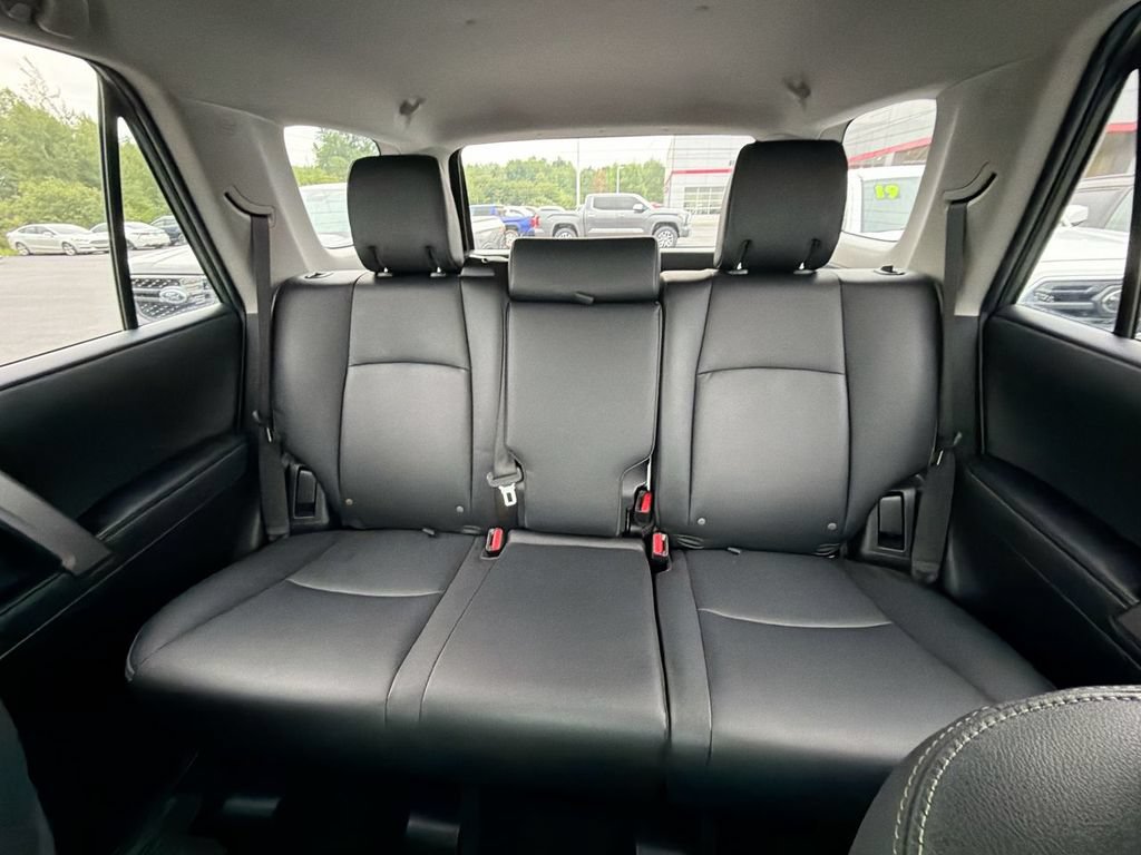 Used 2022 Toyota 4Runner TRD Sport AWD/4WD image 13