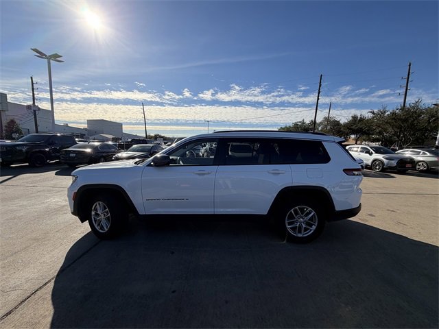 Used 2023 Jeep Grand Cherokee L Laredo image 8