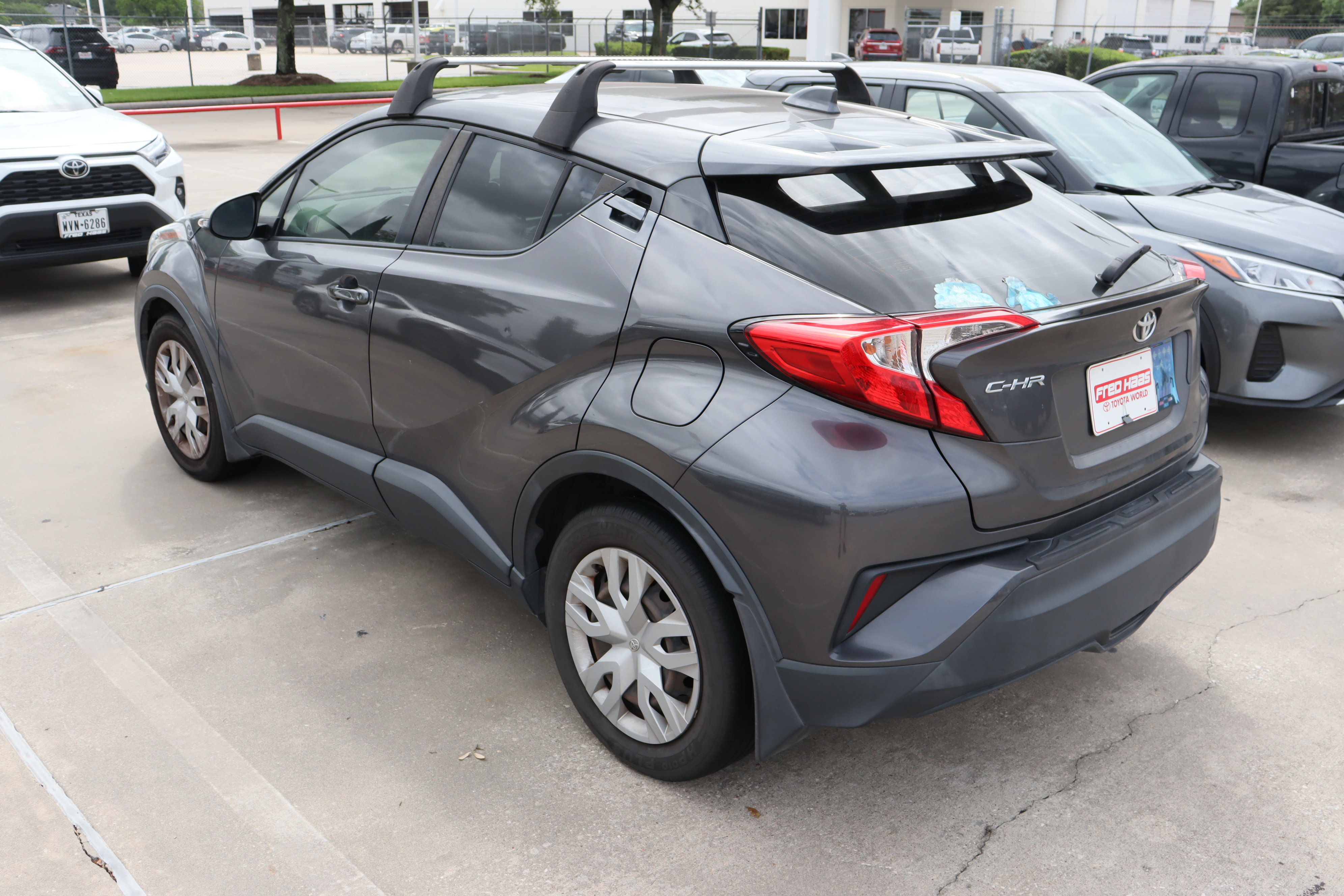 Used 2020 Toyota C-HR LE image 7