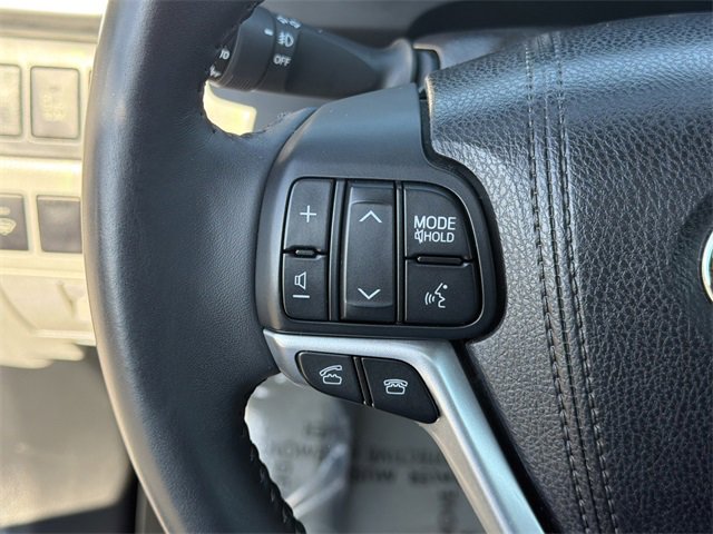 Used 2016 Toyota Highlander Limited image 26