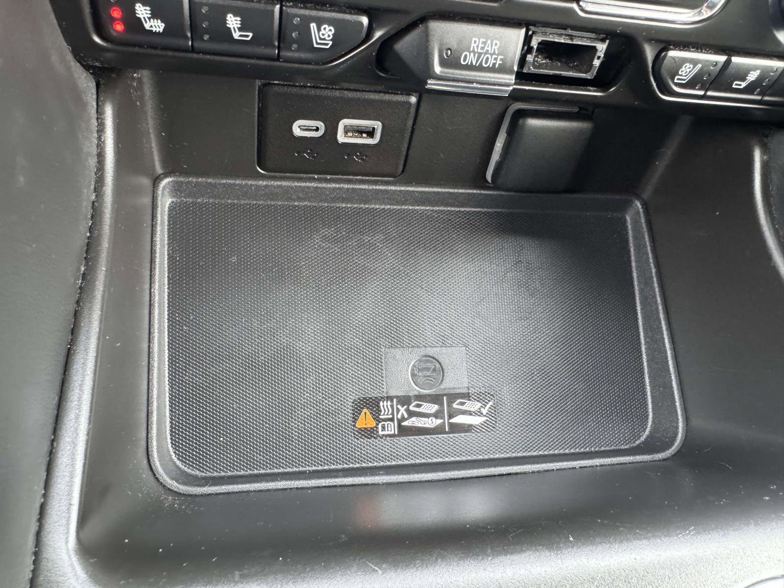 Used 2024 GMC Yukon SLT image 34