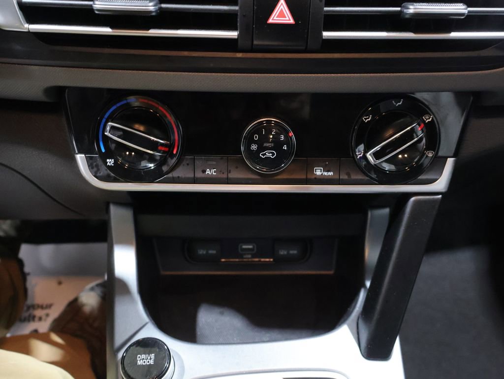 Used 2021 Kia Seltos LX image 28