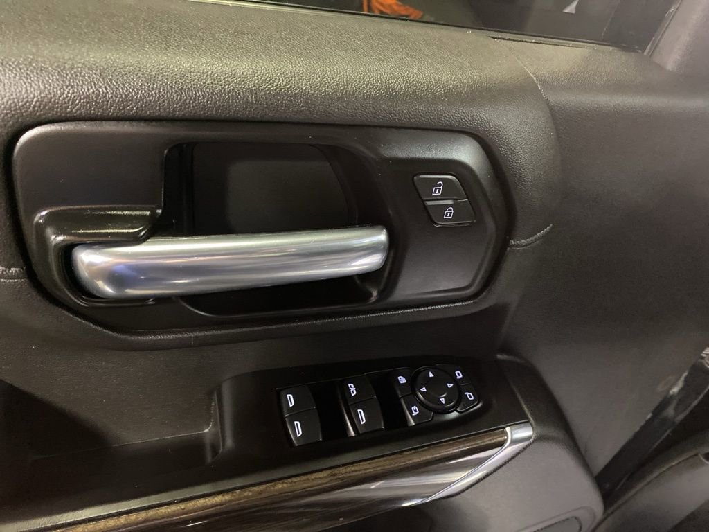 Used 2022 Chevrolet Silverado 2500 LT w/ Midnight Edition image 18