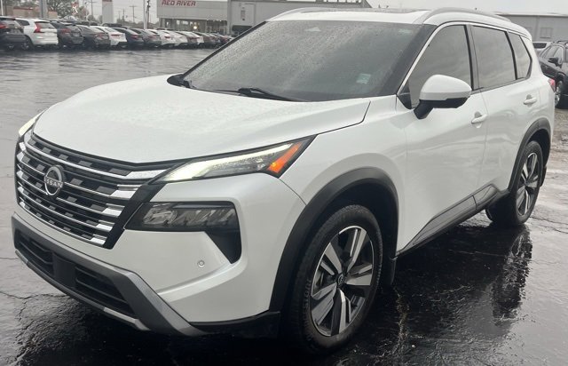 Used 2024 Nissan Rogue SL w/ SL Premium Package image 4