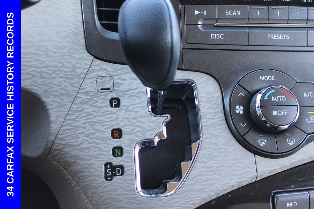 Used 2013 Toyota Sienna LE w/ Towing Pkg image 36