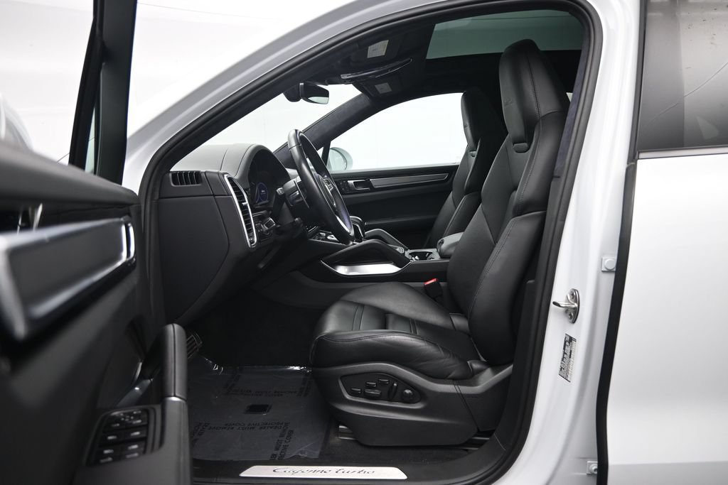 Used 2023 Porsche Cayenne Turbo AWD/4WD image 23