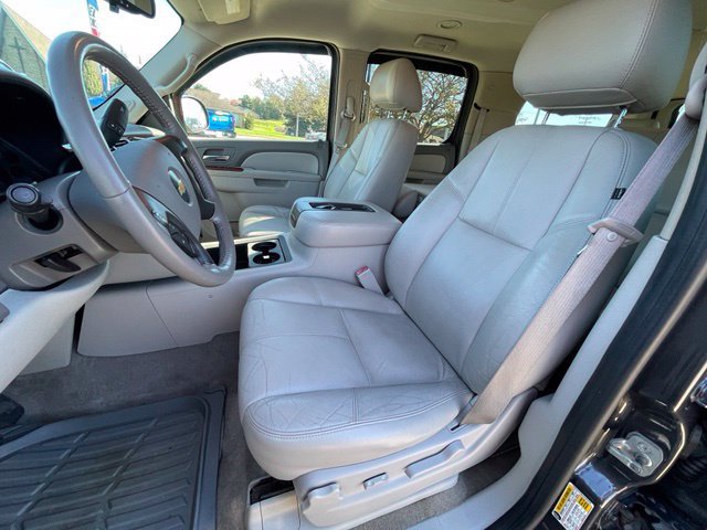 Used 2010 Chevrolet Suburban LT AWD/4WD image 11