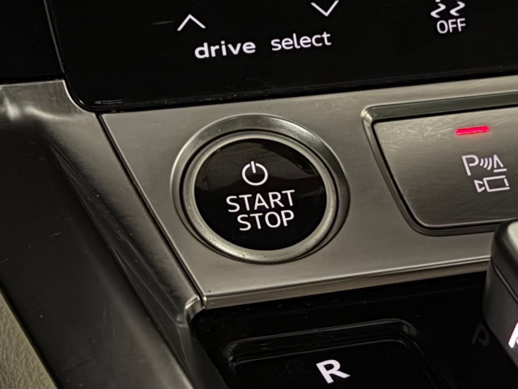 Used 2022 Audi e-tron Premium Plus AWD/4WD image 22