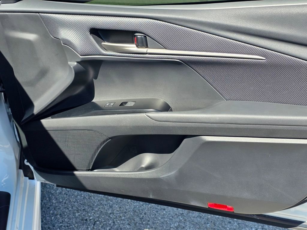 Used 2025 Toyota Camry SE FWD image 24