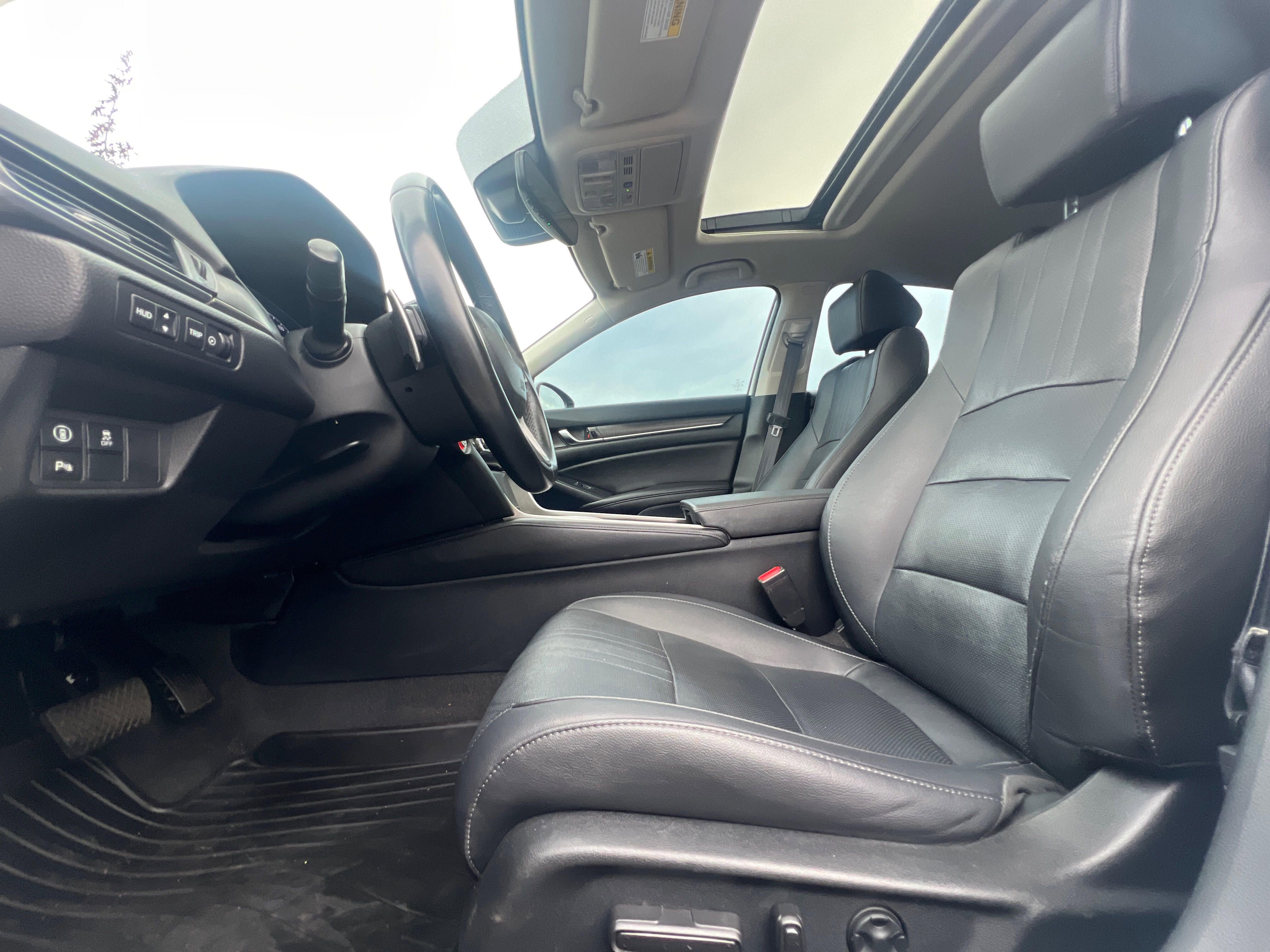 Used 2020 Honda Accord Touring image 25