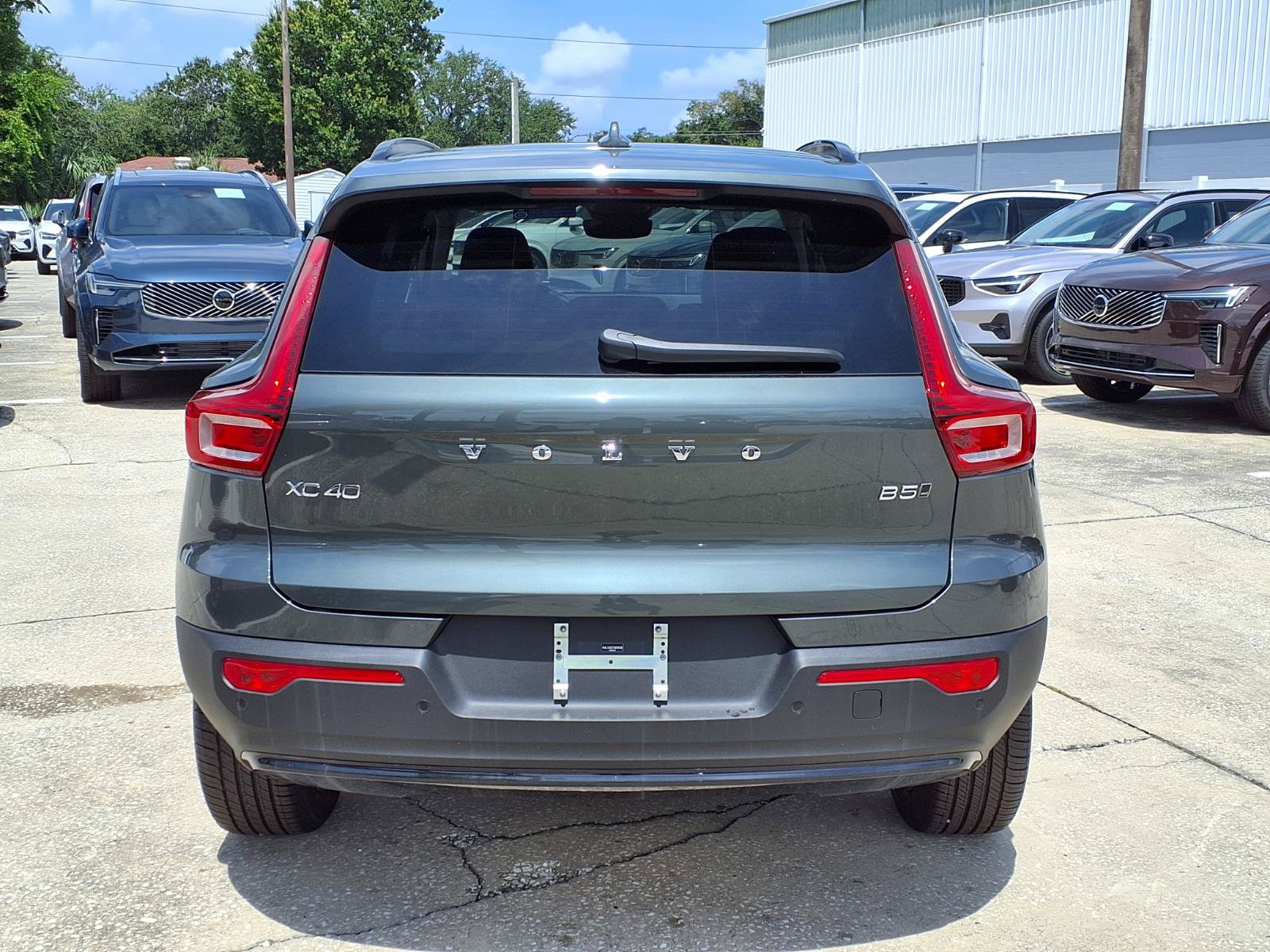 New 2026 Volvo XC40 B5 Plus w/ Climate Package AWD/4WD image 6