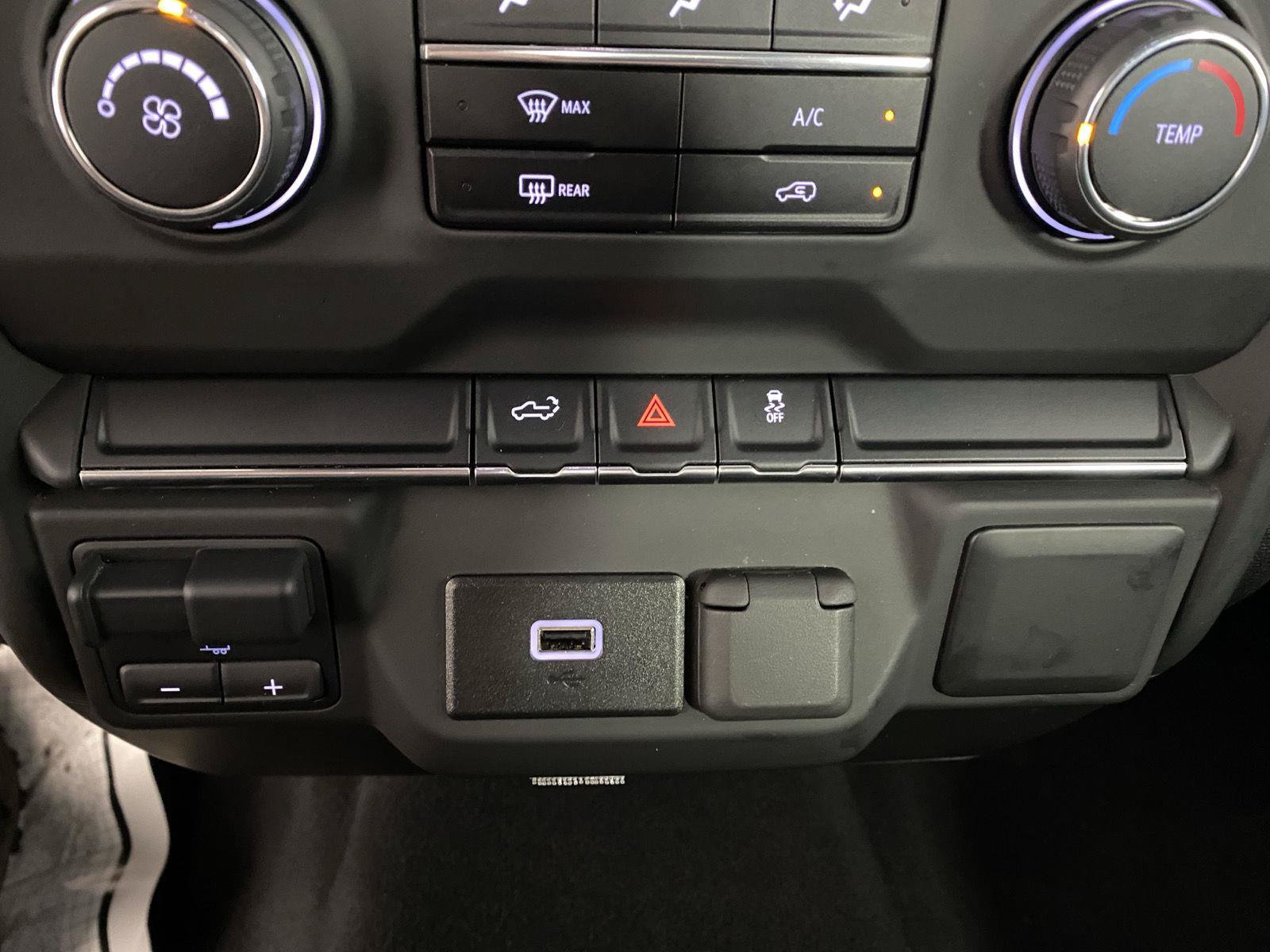 Used 2019 Chevrolet Silverado 1500 Custom w/ Custom Value Package AWD/4WD image 12