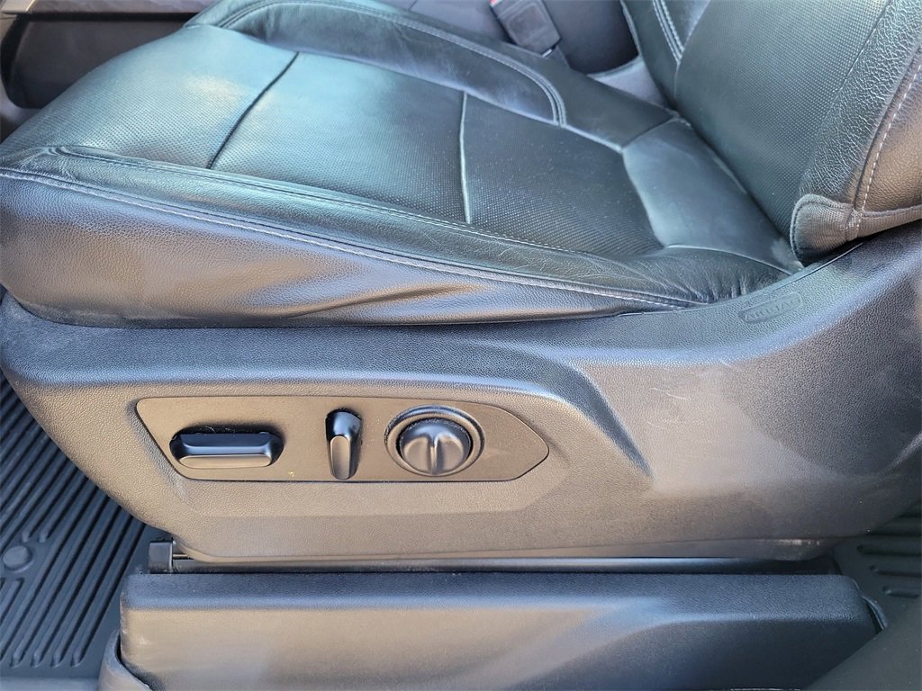 Used 2020 Chevrolet Silverado 3500 LTZ w/ LTZ Premium Package image 21