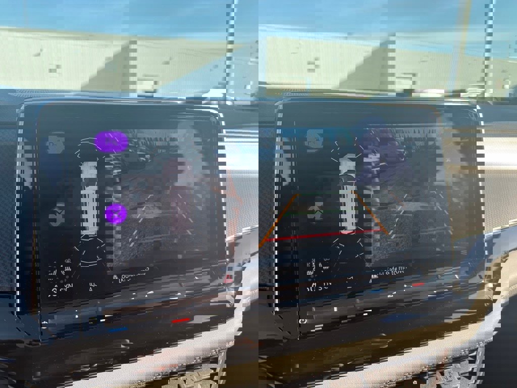 Used 2025 Volkswagen Atlas Peak Edition SE image 23