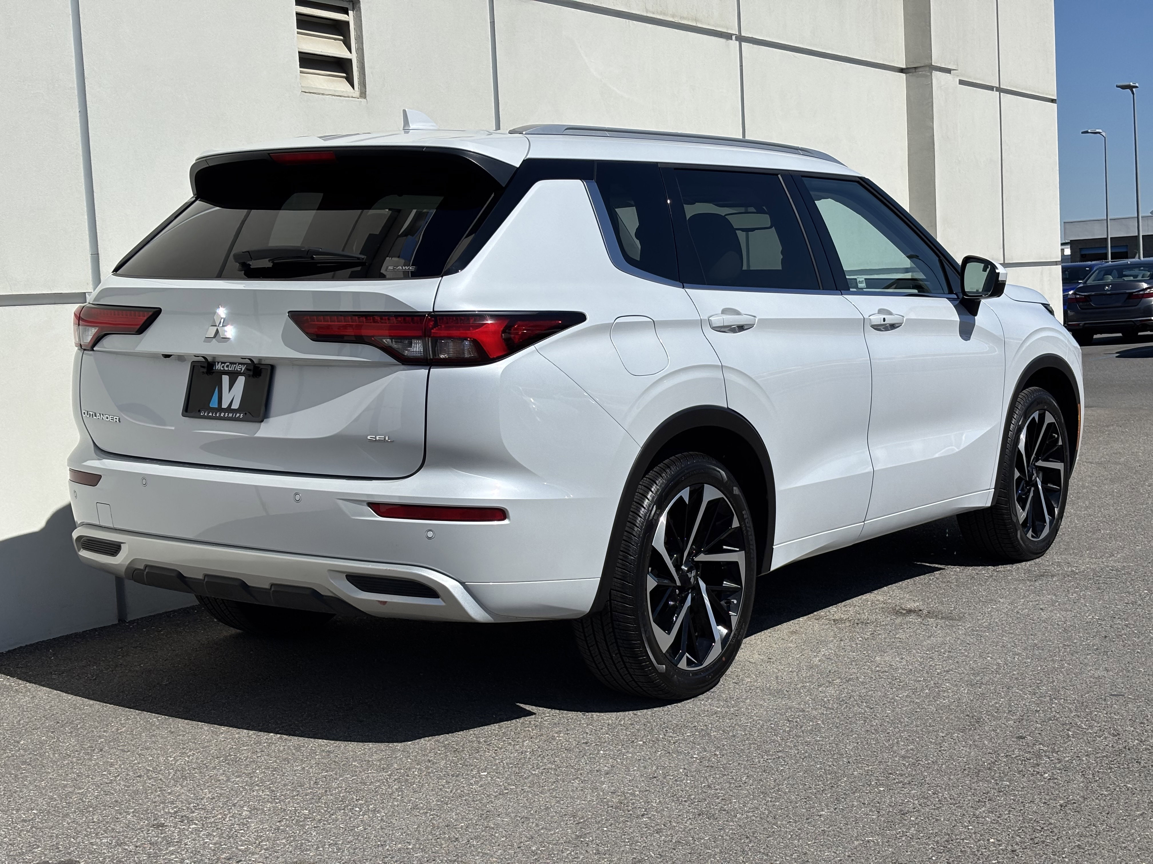 Used 2024 Mitsubishi Outlander SEL image 3