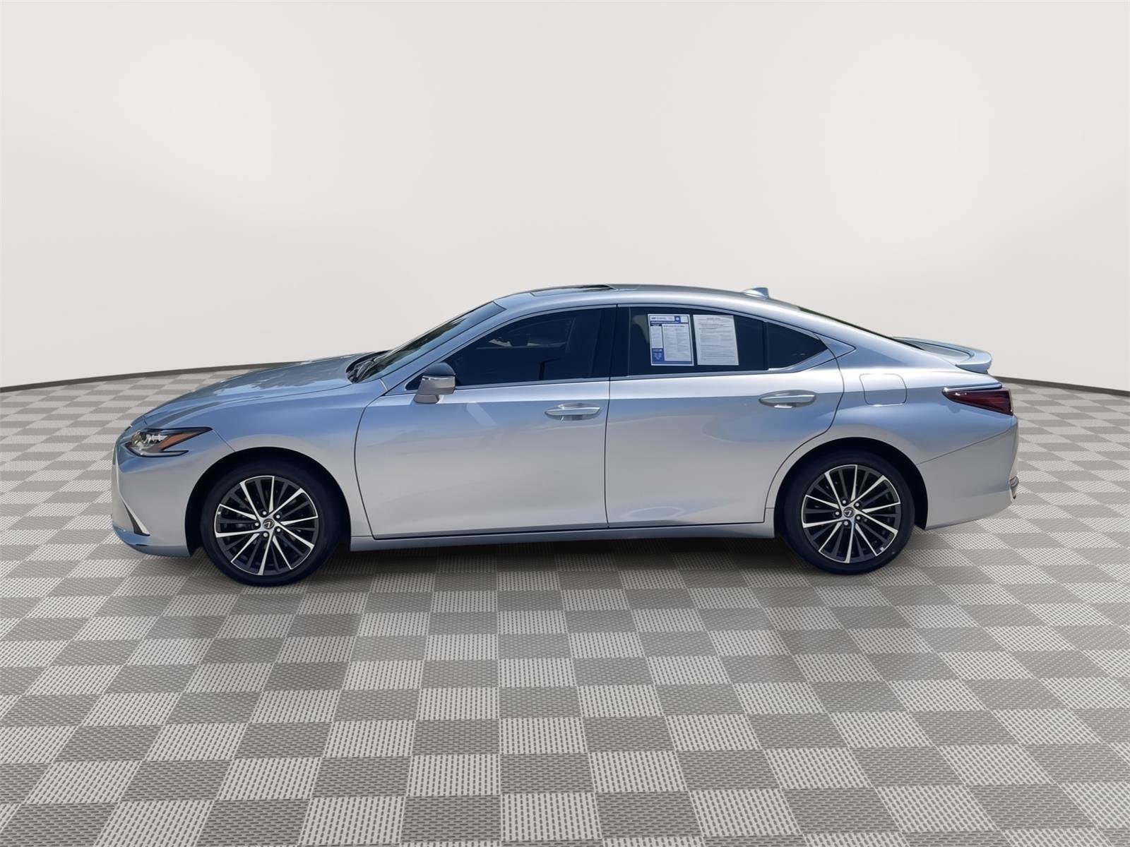Used 2025 Lexus ES 300h w/ Premium Package FWD image 11