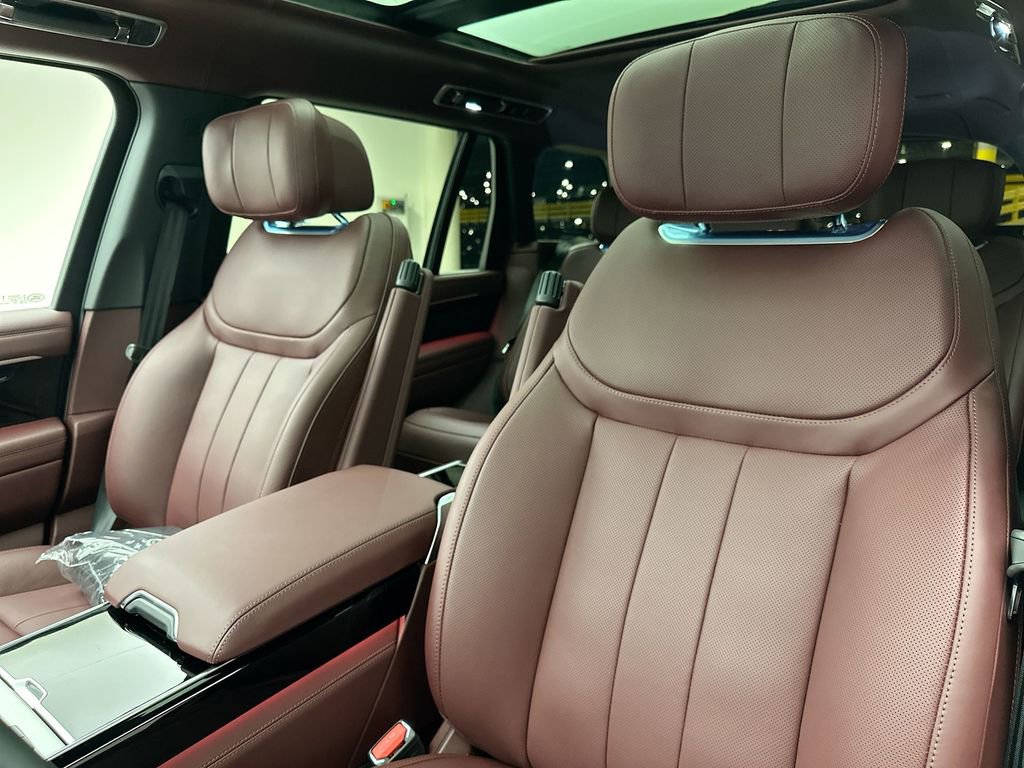 New 2026 Land Rover Range Rover Long Wheelbase Autobiography image 18