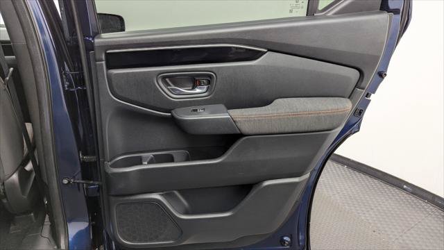 Used 2025 Honda Pilot Sport image 22