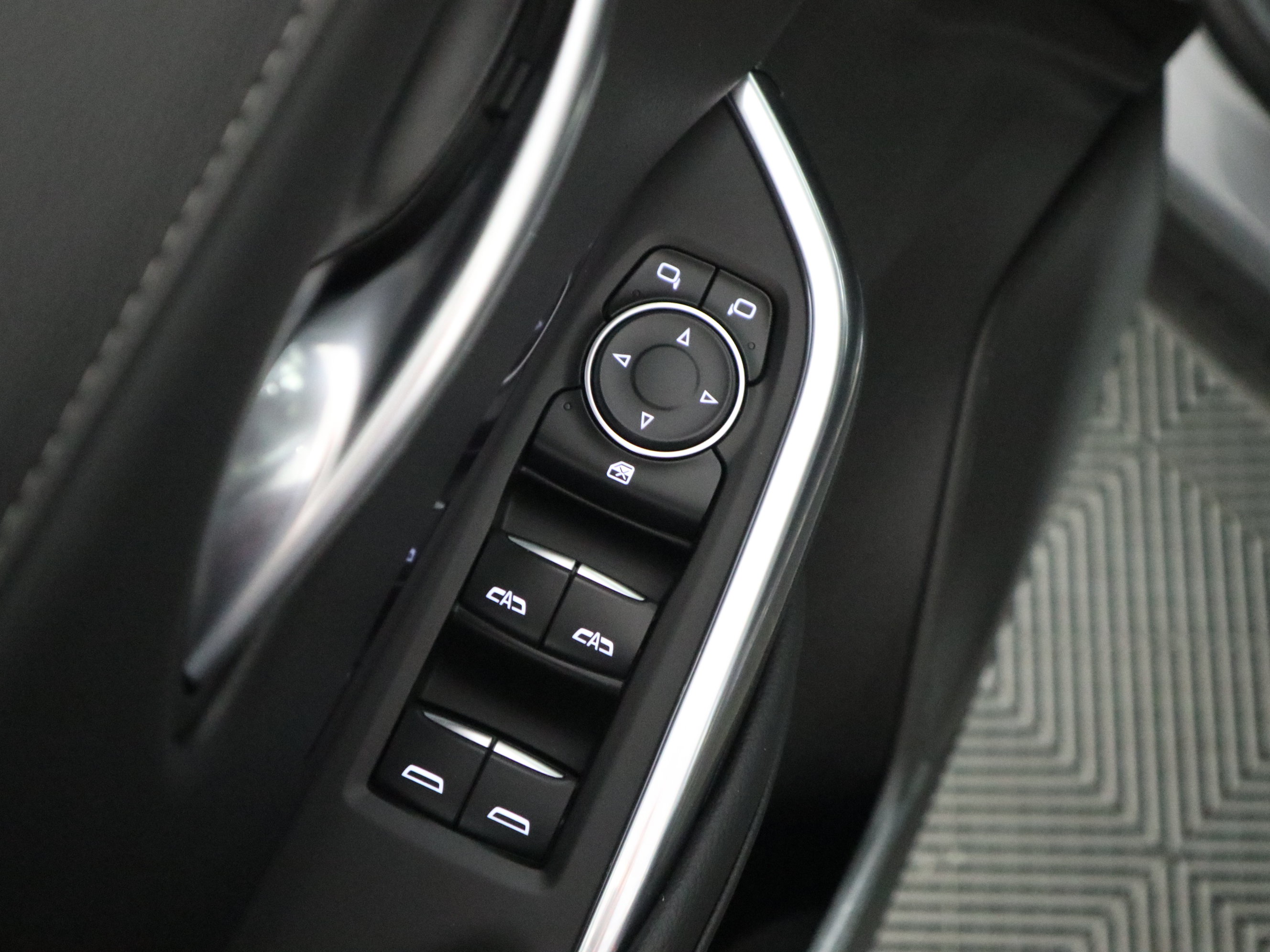 Used 2023 Cadillac XT4 Luxury w/ Cold Weather Package FWD image 37