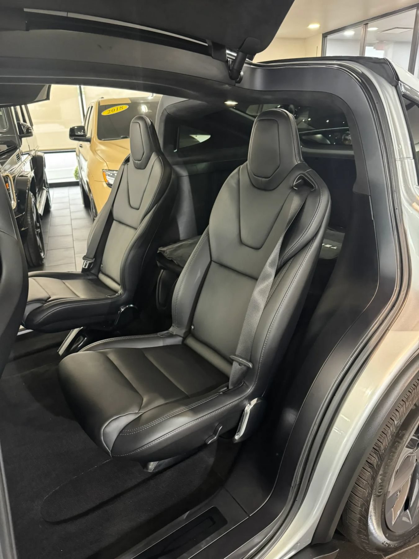 Used 2018 Tesla Model X 75D AWD/4WD image 11