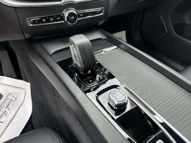 Used 2024 Volvo XC60 B5 Core w/ Protection Package Premier image 20