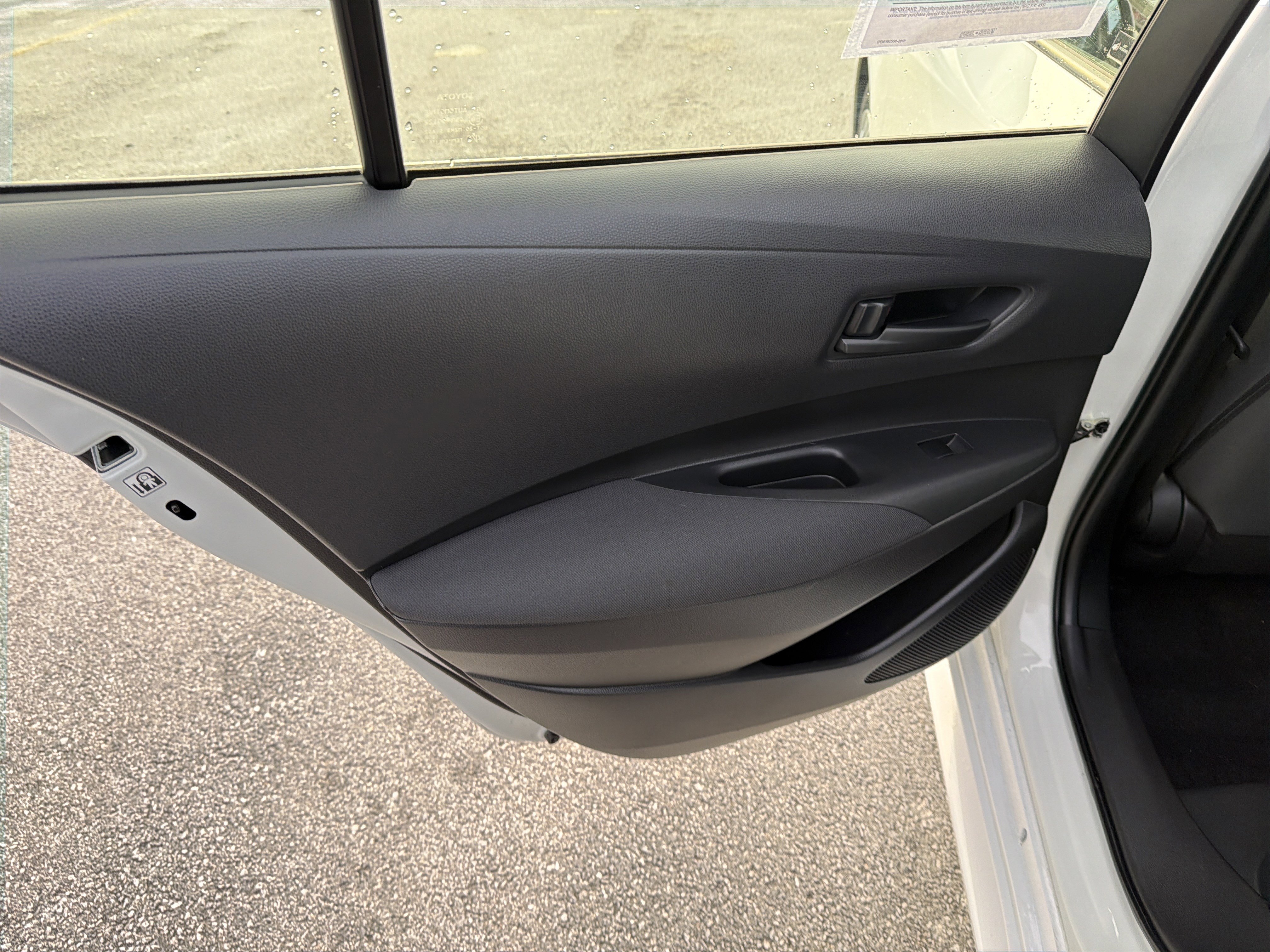 Used 2022 Toyota Corolla LE image 33