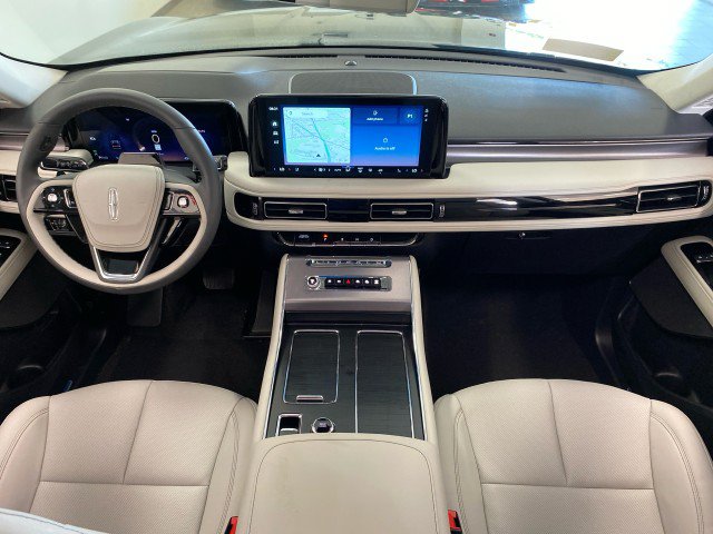 New 2026 Lincoln Aviator AWD image 11