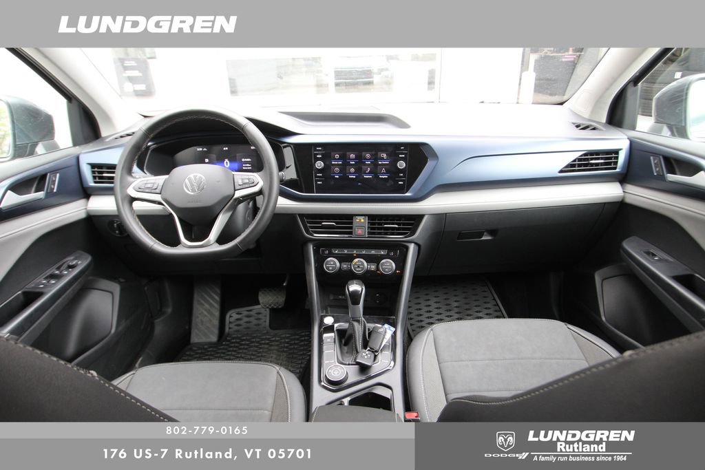 Used 2024 Volkswagen Taos SE image 6