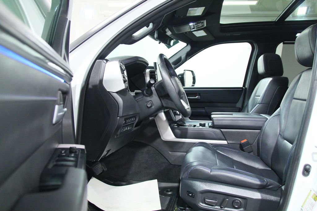 Used 2024 Toyota Sequoia Platinum AWD/4WD image 4