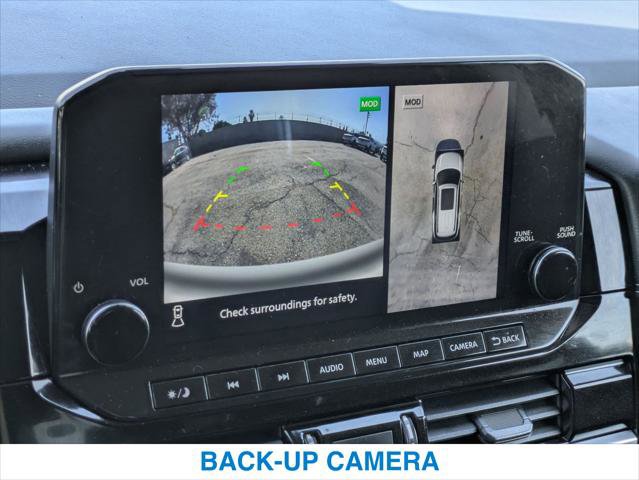 Used 2022 Nissan Pathfinder Platinum w/ Cargo Package FWD image 18