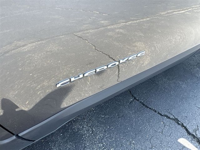 Used 2021 Jeep Cherokee Limited AWD/4WD image 31