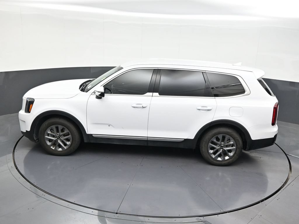 Used 2024 Kia Telluride LX FWD image 17