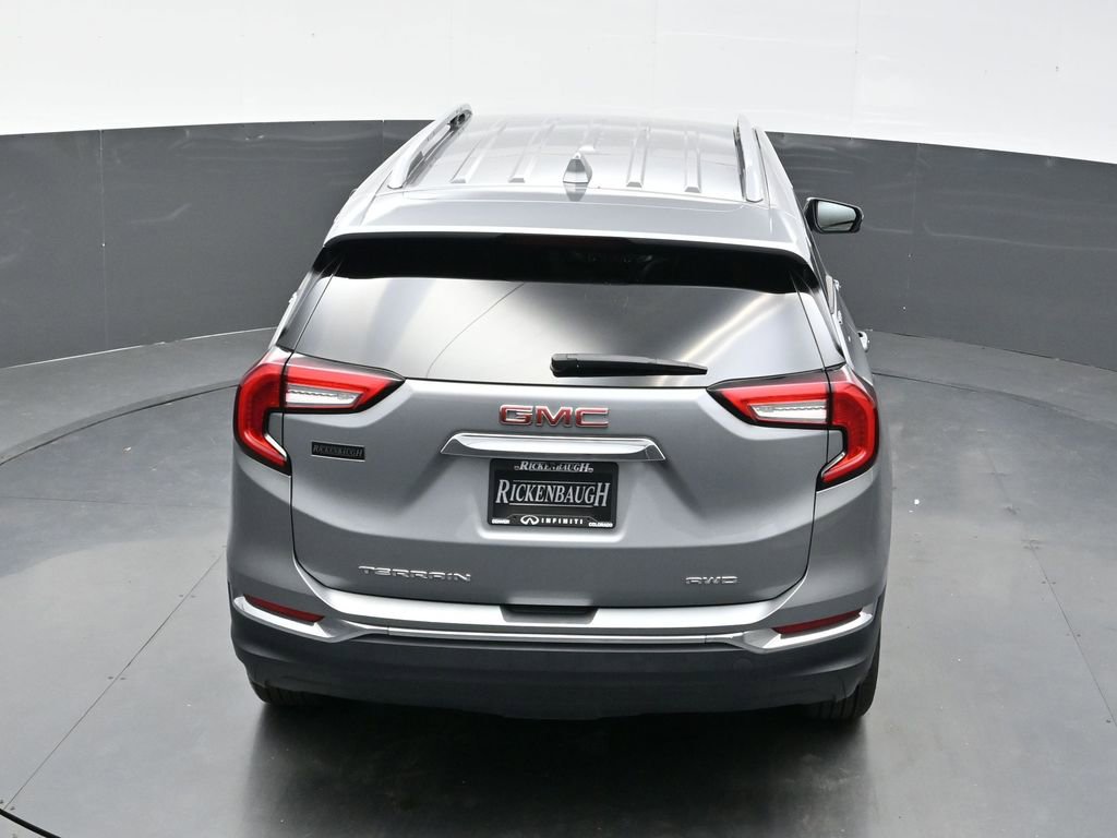Used 2024 GMC Terrain SLT image 33