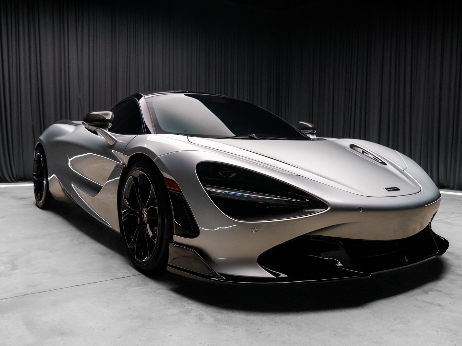 Used 2019 McLaren 720S RWD image 17