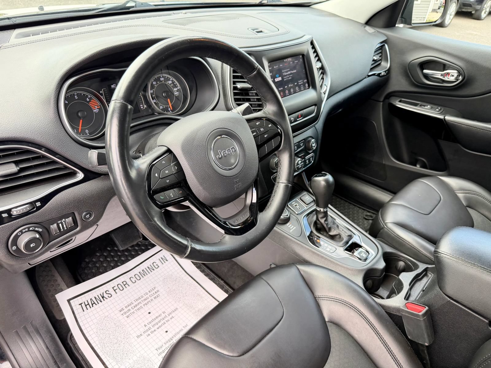 Used 2019 Jeep Cherokee Latitude Plus AWD/4WD image 24