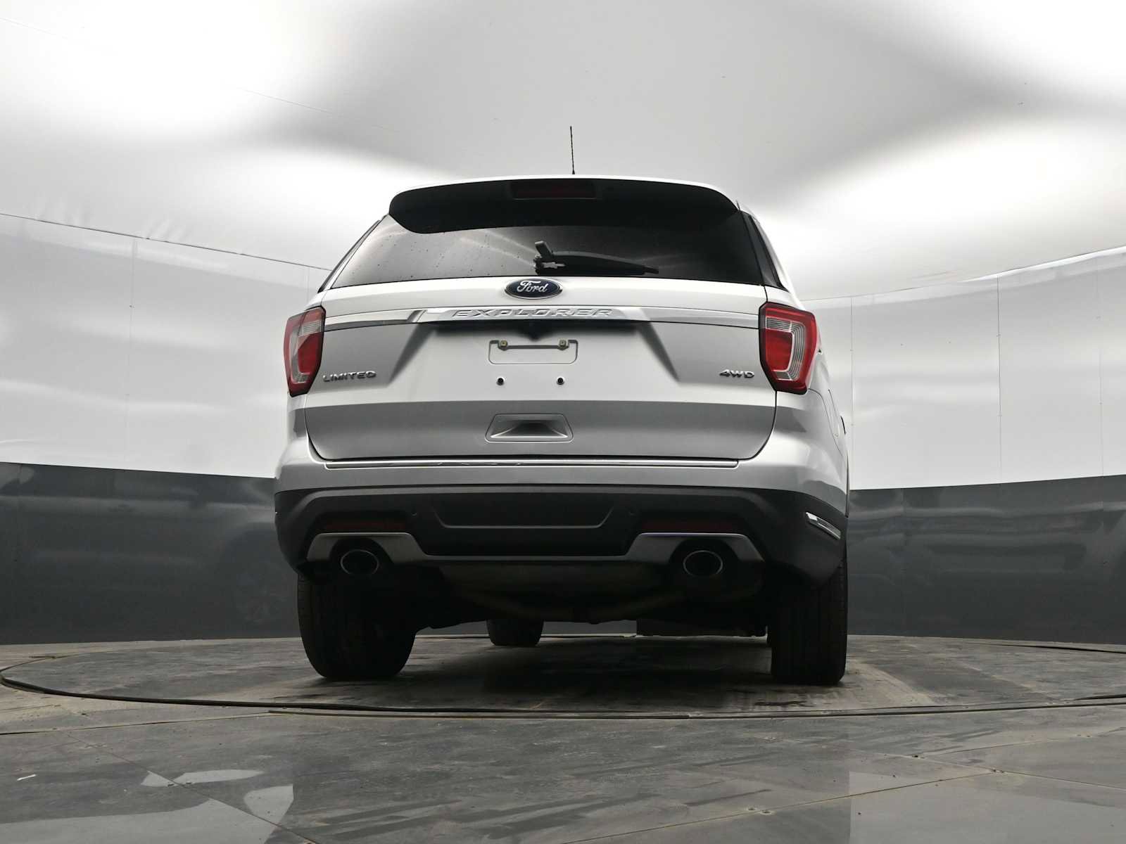 Used 2018 Ford Explorer Limited image 34