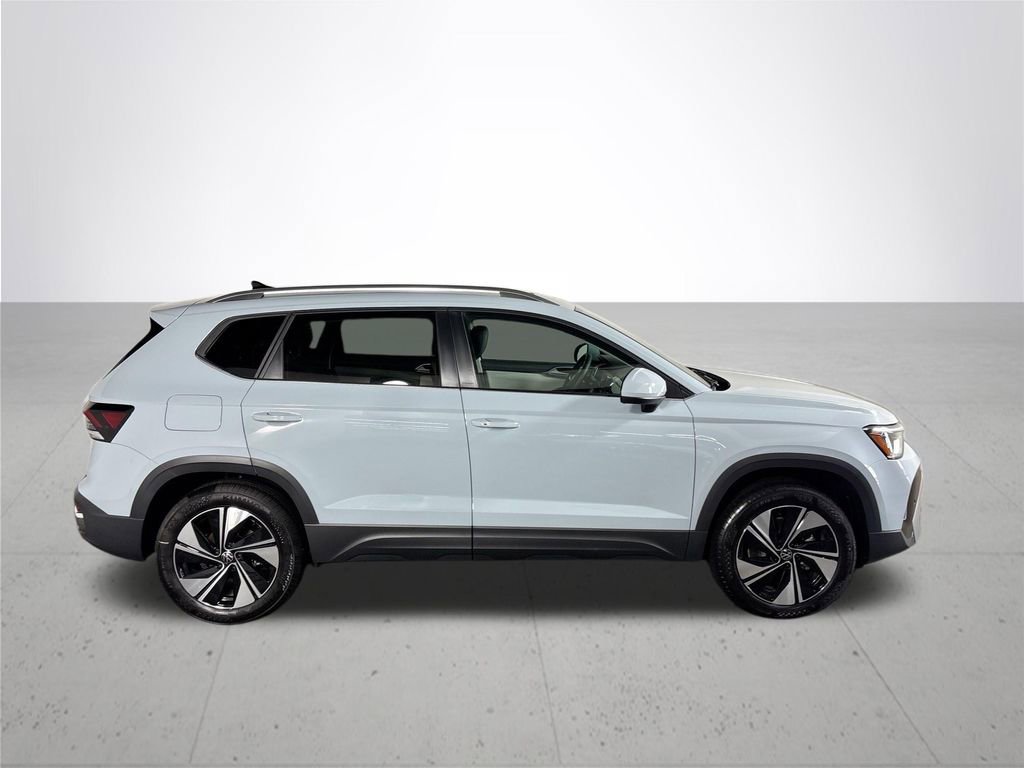 New 2025 Volkswagen Taos SE image 5