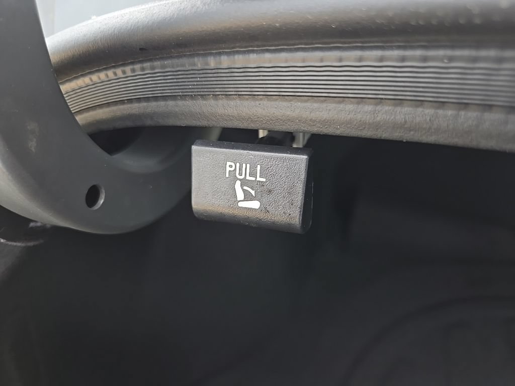 Used 2025 Hyundai Elantra SE FWD image 74