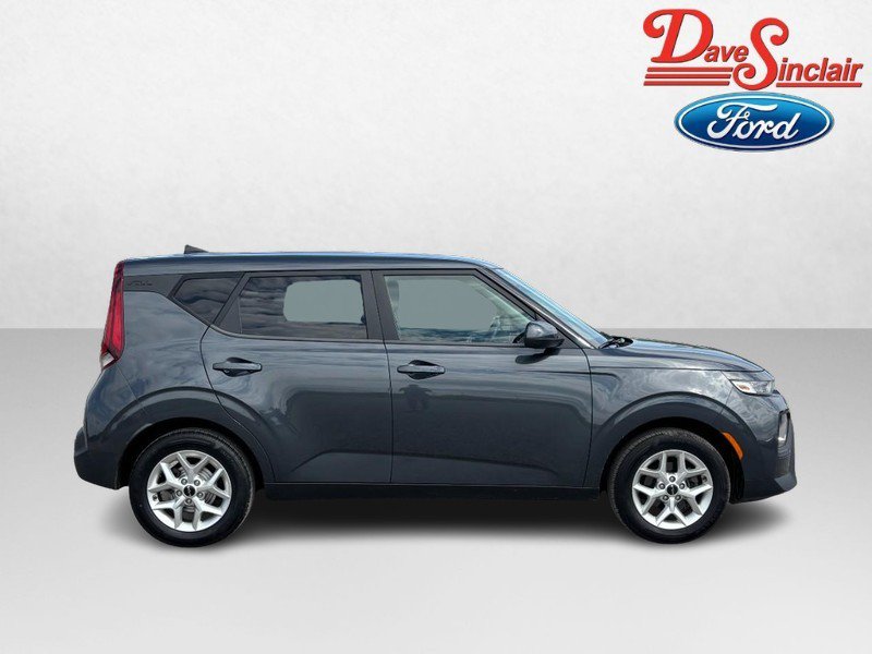 Used 2022 Kia Soul LX w/ Technology Package FWD image 5