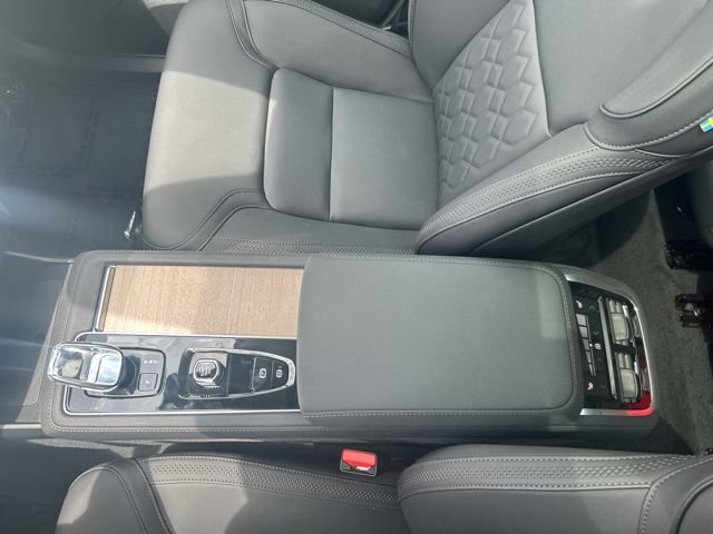 Certified 2025 Volvo XC90 B6 Plus AWD/4WD image 26