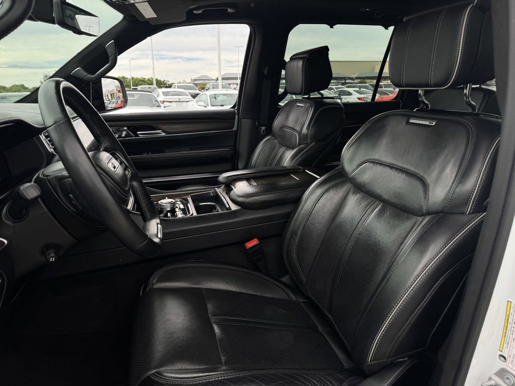 Used 2023 Jeep Grand Wagoneer Series II AWD/4WD image 26