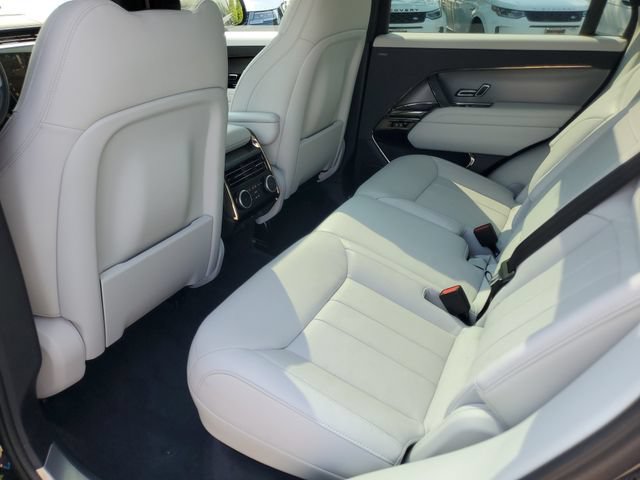 Certified 2024 Land Rover Range Rover Sport SE AWD/4WD image 9