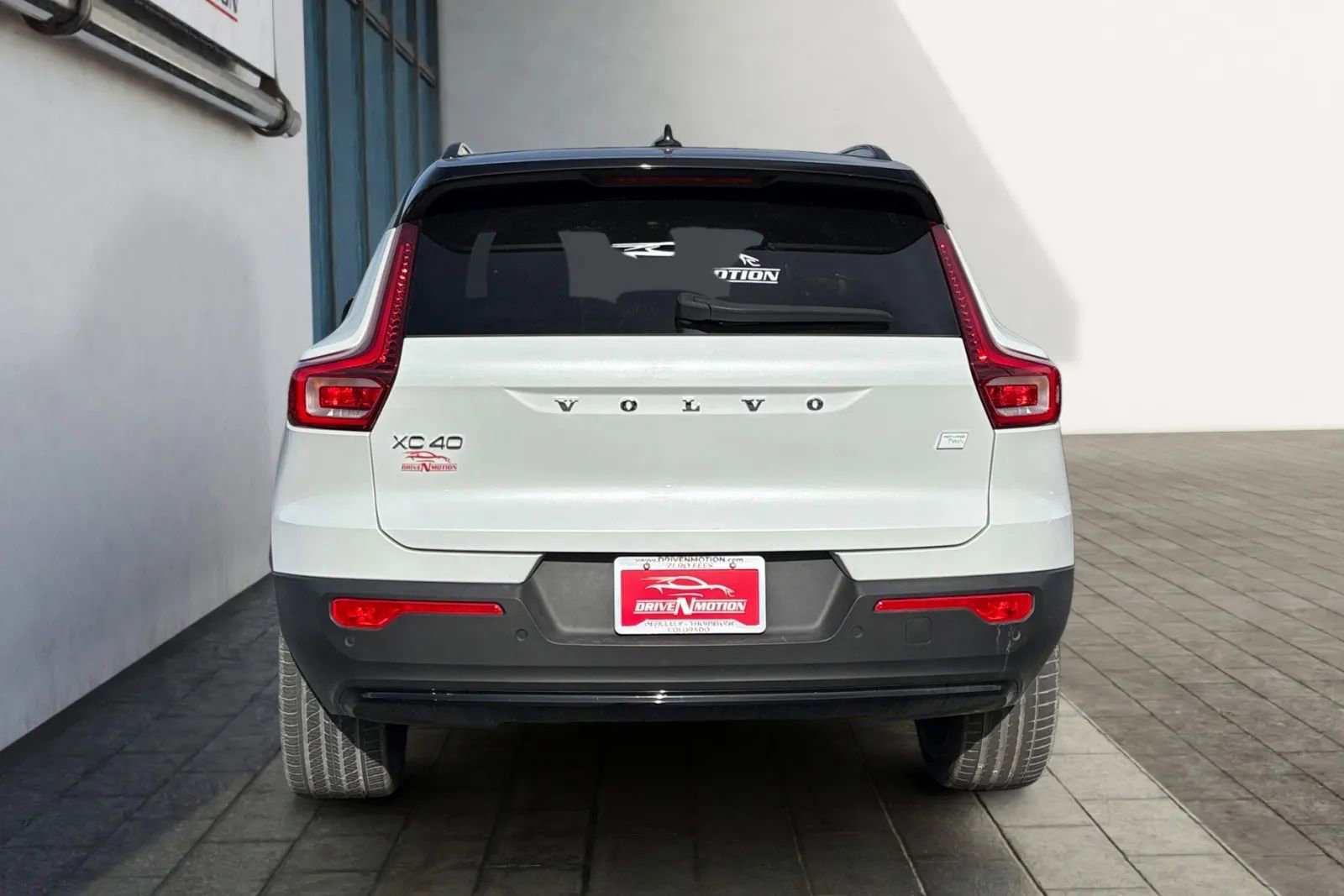 Used 2023 Volvo XC40 Recharge Plus image 5