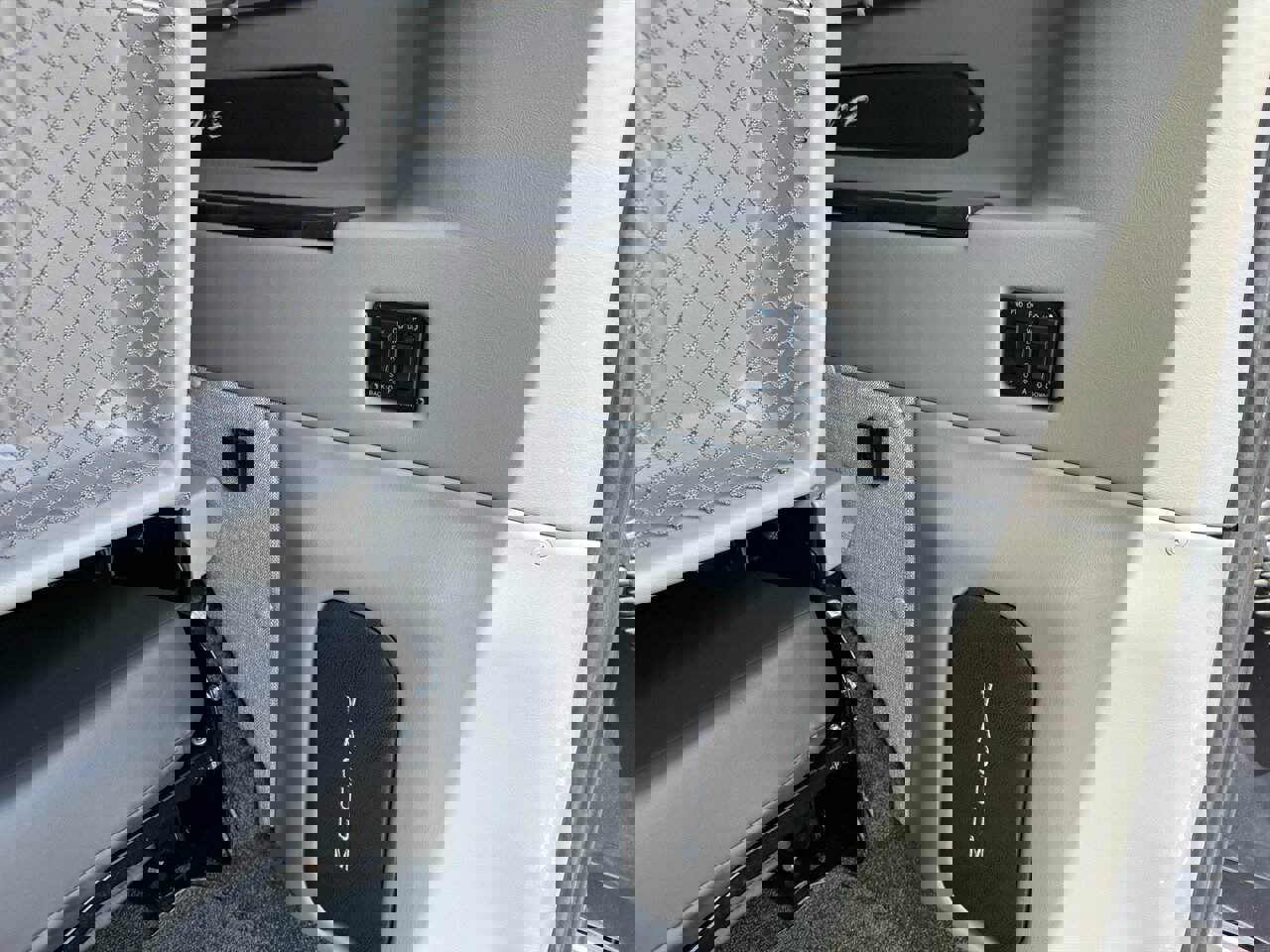 Used 2020 Ford Transit 150 Low Roof AWD image 17