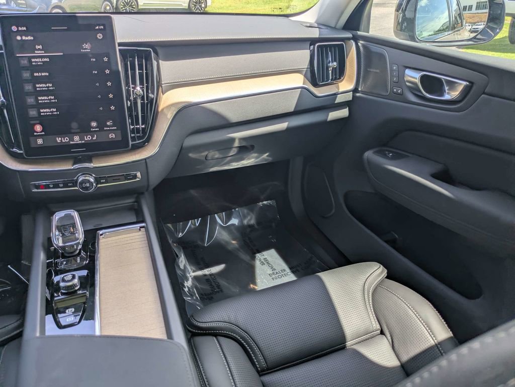New 2026 Volvo XC60 B5 Ultra w/ Protection Package Premier AWD/4WD image 18